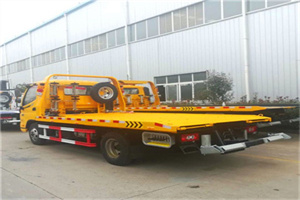 爱民附近拖车救援搭电